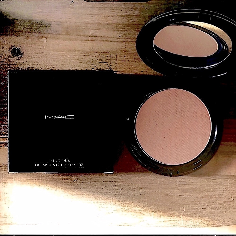 MAC Studio Fix Powder Plus Foundation N7 (DISCONTINUED!)